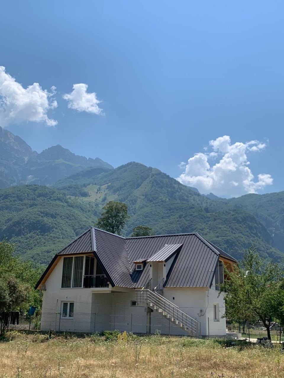 Serenity Guesthouse 세스 외부 사진